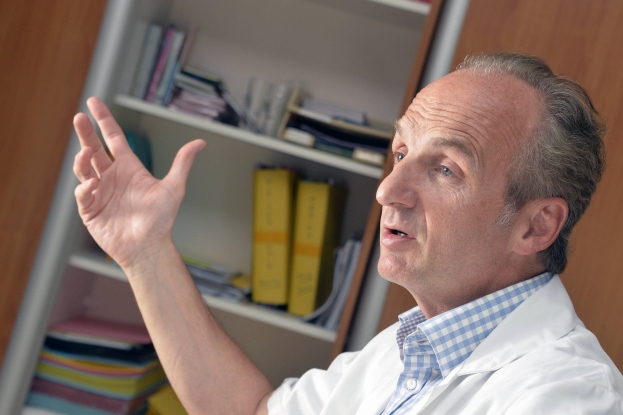 Le docteur Eric Kariger, ancien chef de l'unité des soins palliatifs du CHU de Reims  © Daniel Fouray - MaxPPP