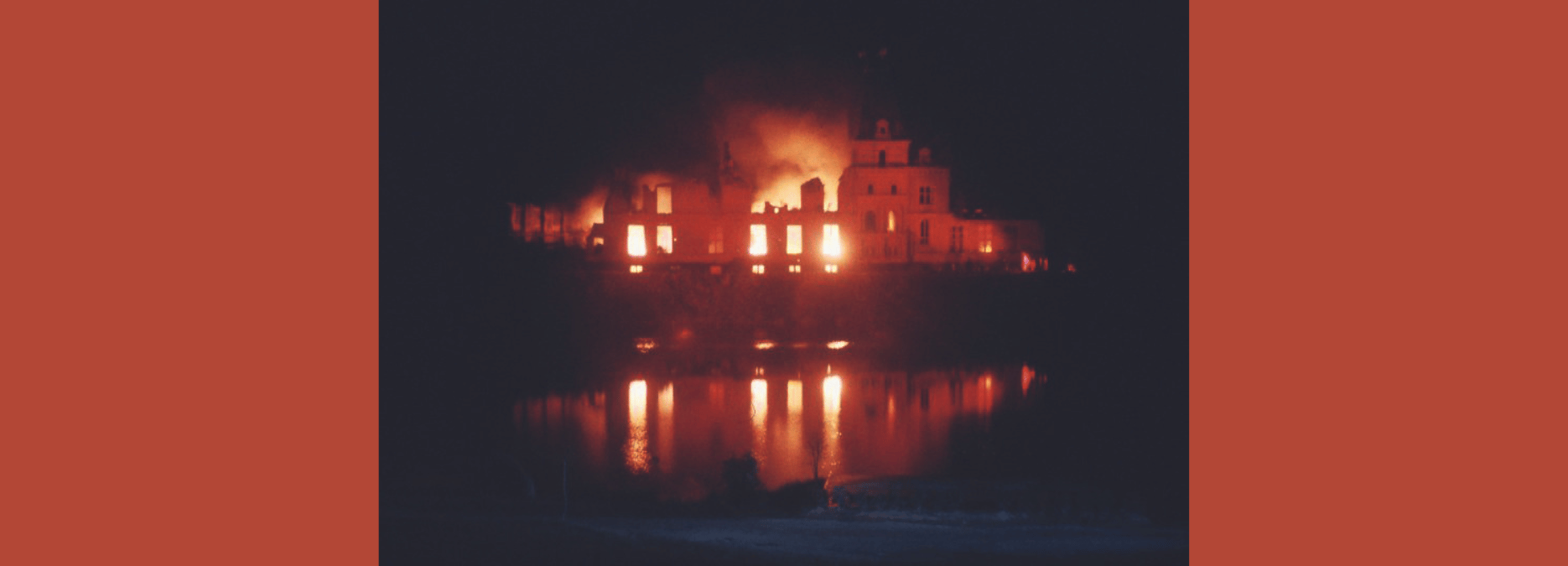 Vue du château du Puy du Fou en Fou en 1978 (Première de « La Cinéscénie ») – (© blog.puydufou.com)